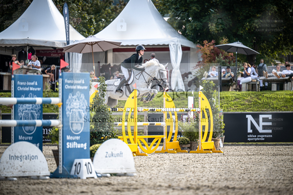 DOS_2070 | Entdecke hochwertige Reitturnierfotos von Foto Oger. Professionell, emotional und authentisch – jetzt Lieblingsmomente im Shop bestellen. - Realisiert mit Pictrs.com