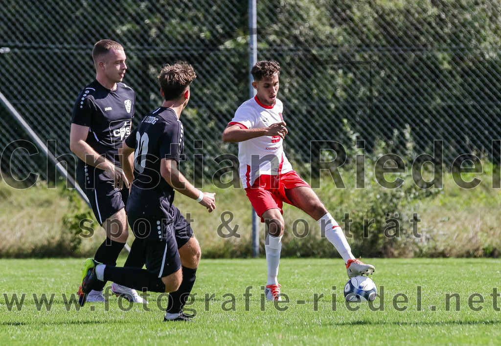 2023-09-17_063_SG_Anzing-Parsdorf_II_gegen_TSV_Zorneding_II | Anzing, Deutschland, 17.09.2023:
Fußball, A-Klasse 2023 / 2024, 5. Spieltag, Endergebnis: 1:1

Silvan Schuster ((SG) Anzing-Parsdorf, #20), Qasem Hantash (TSV Zorneding, #3)

Foto: Christian Riedel / fotografie-riedel.net