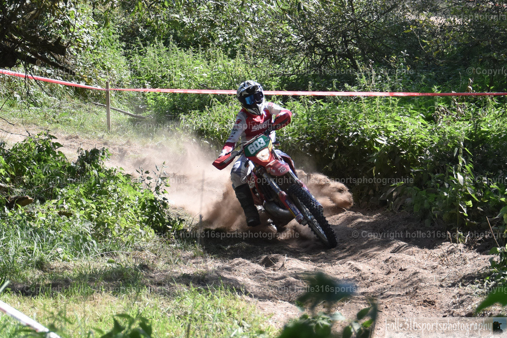 DSC_0190 | Sportfotografie , Motorsport, Motoross, Reitsport, Mointainbike, Enduro,
Landschaft , Outdoor, Eventfotografie, Landschaft, Bilder online bestellen - Realisiert mit Pictrs.com