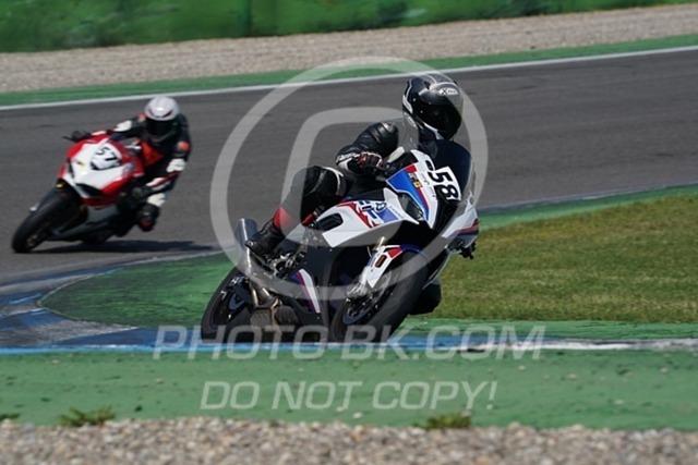 2022_05_09_PBK_24646 | Sportfotografie; SlowMotion; Video; Rennstrecke; Hafeneger; Speer; Racing; RSE; BMW; CBO; Trackday; Motorsportarena; Hockenheimring; Brno; Most; Barcelona; Valencia