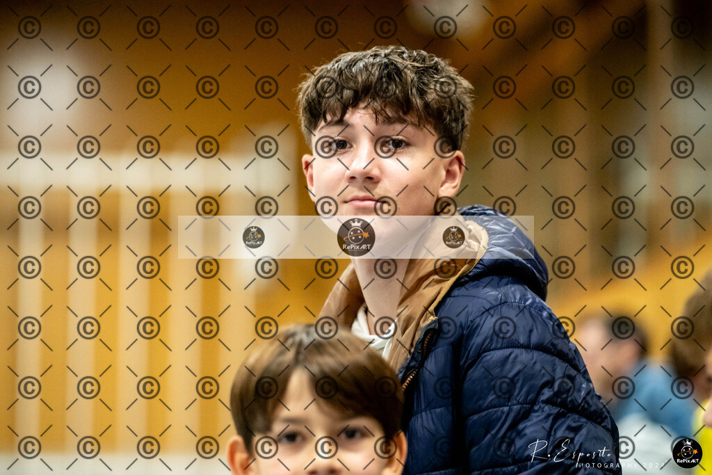 20241123_FCR-Hallenturnier-D_2_027 | Sport und Naturfotografie von Roberto Esposito zeigt echte Momente Bewegung und die Schönheit der Natur. Ausdrucksstarke Bilder schaffen Emotionen.