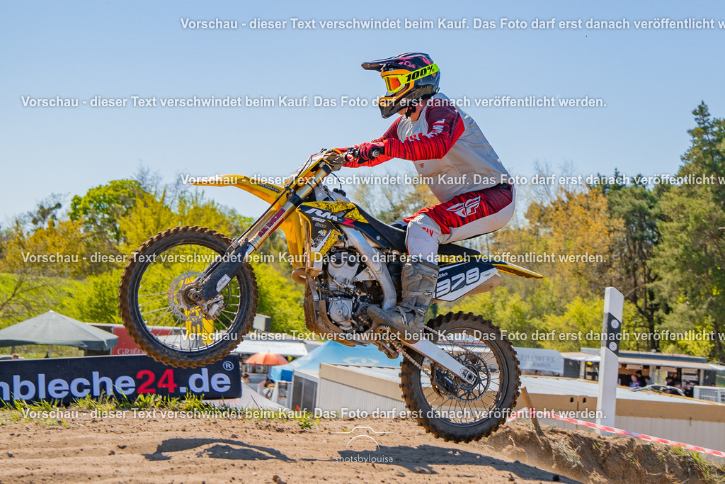 20260501_MCWriezen-2631 | Sportfotografin aus Berlin-Brandenburg mit Fokus auf Motocross. Ich halte deine sportliche Leistung und echte Emotionen auf und neben der Strecke professionell fest. Entdecke die Fotos von deinem Rennen und bestelle sie direkt hier im Shop.