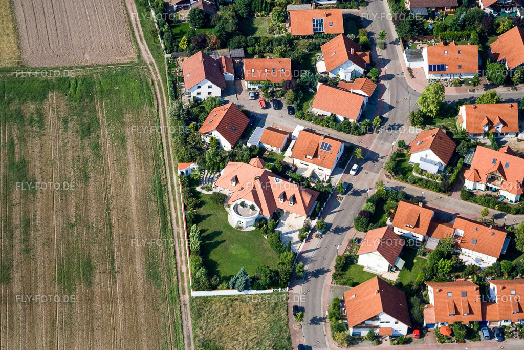 Pommernrring | Luftbild: Pommernrring in Offenbach an der Queich im Bundesland Rheinland-Pfalz in Deutschland. Foto: IMG_12580.jpg vom 17.08.2008 durch Werner Riehm/FLY-FOTO.de - Realisiert mit Pictrs.com