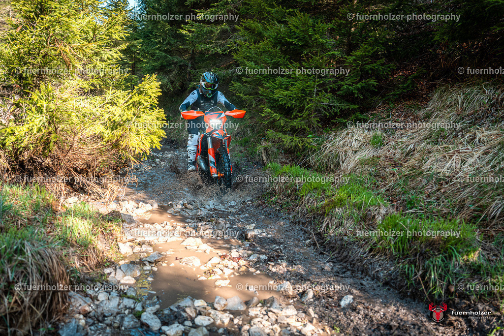 fuernholzer_250501-C1-91 | Fotografische Impressionen von der Red Stag Enduro Extreme by fuernholzer-photography.com. Endurosport in Österreich fotografisch festgehalten von fuernholzer. Auftragsfotografie für Private, Gewerbefotos und Industriefotografie. Eventfotografie, Sportfotografie und Motorsportfotografie. Anbieter von Fotoworkshops, Fototraining, fotografischen Vorträgen und Fotoseminaren.