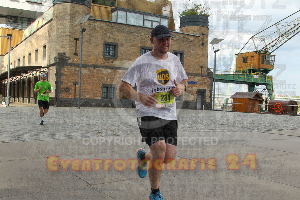 250920_1527_EV4_8838 | Sportfotografie im Rhein-Sieg Kreis, Köln, Bonn, NRW, Rheinland Pfalz, Hessen, etc. Unser Tätigkeitsfeld umfasst den Laufsport vom Volkslauf über den Marathon, Duathlon, Triathon bis zum Ultralauf wie Kölnpfad Ultra oder Schindertrail.