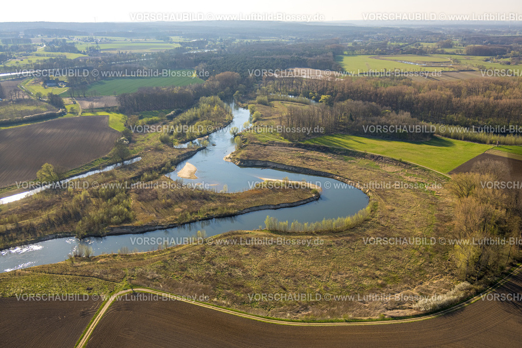 Olfen250405075 | Luftbild, Fluss Lippe Mäander, Lippeschleife, Flussentwicklung und Auenentwicklung der Lippe Vogelsang, Renaturierung, Stadtgrenze Olfen-Datteln, NSG Naturschutzgebiet Lippeaue, Wiesen und Felder mit Fernsicht, Olfen-Kirchspiel, Olfen, Münsterland, Nordrhein-Westfalen, Deutschland