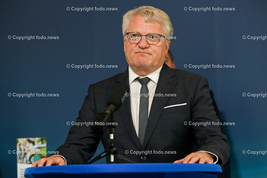 Pressekonferenz LINZ AG - tim Linz - Eine Erfolgsgeschichte_ 05.06.2023-17 | 05.06.2023, Linz AG, AUT, Pressekonferenz LINZ AG - tim Linz - Eine Erfolgsgeschichte, im Bild Klaus Luger (SP, Bgm. der Stadt Linz)