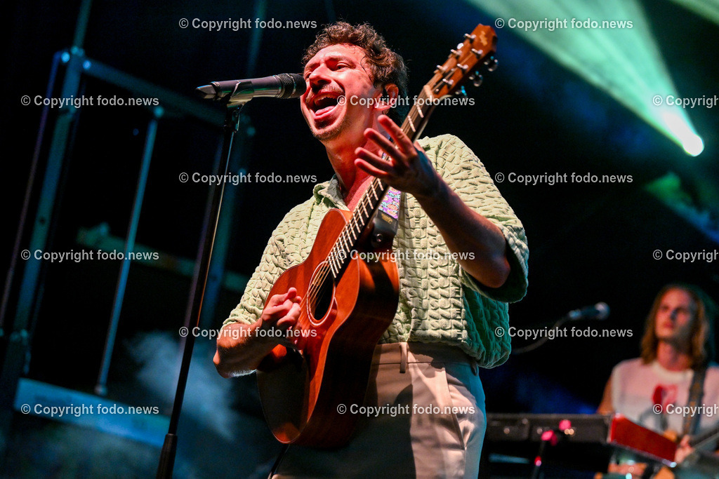 Posthof_ Julian le Play_ Open Air Konzert_ 25.08.2023-28 | 25.08.2023, Linz, AUT, Posthof, Open Air Konzert, im Bild Julian le Play (oesterreichischer Pop-Saenger, Songwriter), Rauschen Tour