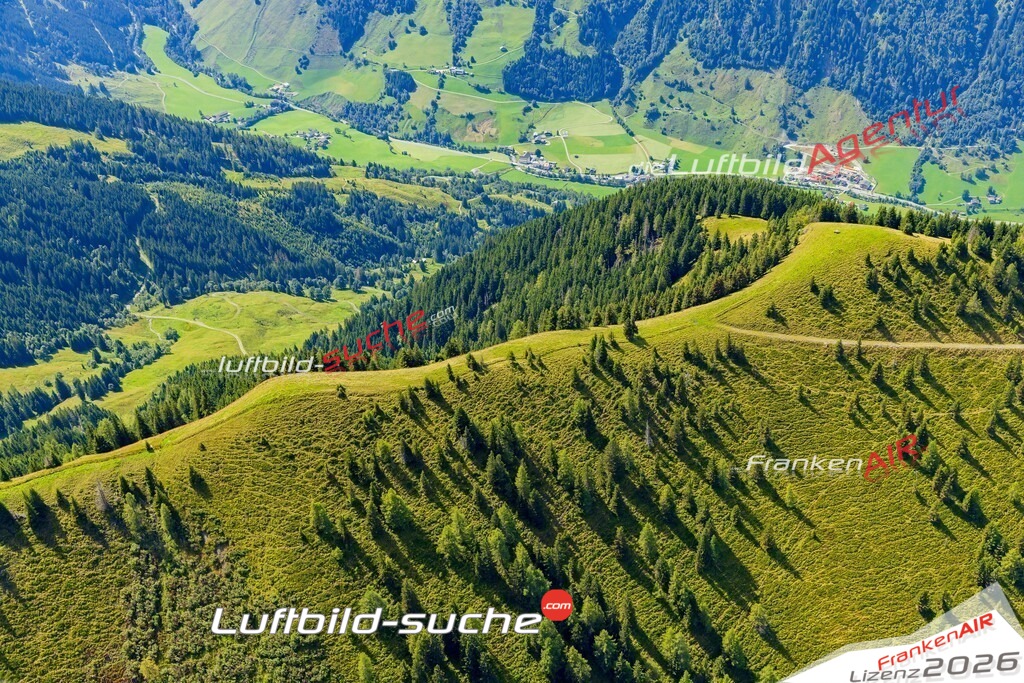 Luftaufnahme der Stadt Kammerer Hochalm - Die Luftaufnahme wurde 2025 vom UL-Flugzeug heraus erstellt ( keine Drohne ) - Hochauflösende Luftaufnahme - für professionelle Ausdrucke geeignet. Die Geschenkidee !Mit Lizenz und Bildrechte bestellbar