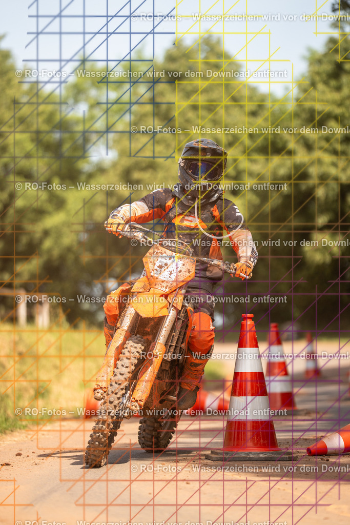 Wolfshausen 4 Lauf -1709 | Sportfotografie von RO-Fotos: Motorsport, Motocross, Enduro, Laufveranstaltungen und Triathlon. Professionelle Fotos von Sportlern und Events. - Realisiert mit Pictrs.com