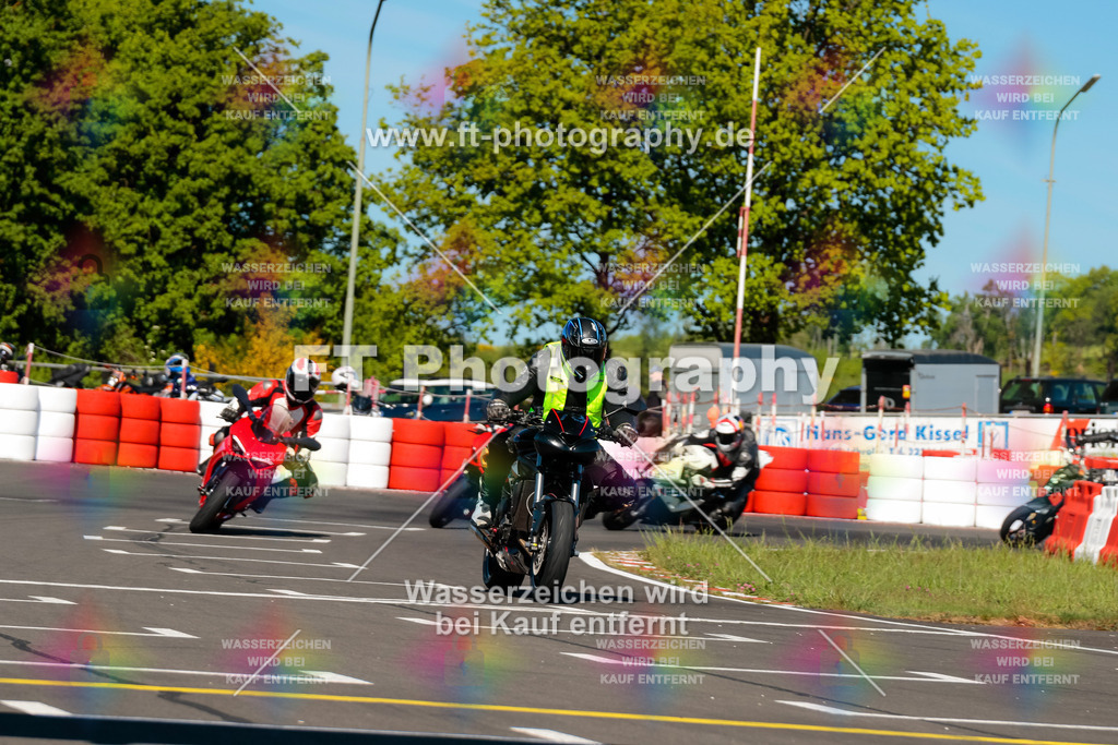 Moto-TeamOBK-21547 | Hier findet Ihr Bilder von Touristenfahrten auf der Nürburgring Nordschleife oder von anderen Veranstaltungen die ich besucht habe. Viel Spass beim Durch Schauen 