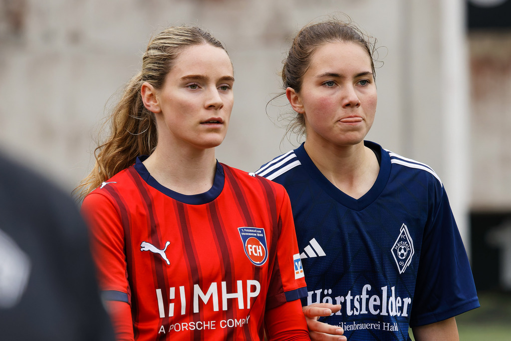 FCH-HÄR_251019_8744 | Fotopresso – Sportfotografie in Heidenheim & Umgebung. Professionelle Sportfotografie für unvergessliche Momente. Dynamische Action-Shots, emotionale Szenen & hochwertige Bilder. - Realisiert mit Pictrs.com