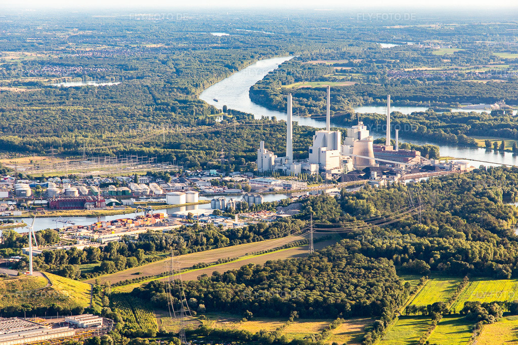 Luftbild: Rheinhafen-Dampfkraftwerk Karlsruhe im Ortsteil Daxlanden in Karlsruhe im Bundesland Baden-Württemberg in Deutschland. Foto: IMG_142294.jpg vom 07.07.2024 durch Werner Riehm/FLY-FOTO.deIhr Energieanbieter für Strom, Gas und Elektromobilität | EnBW