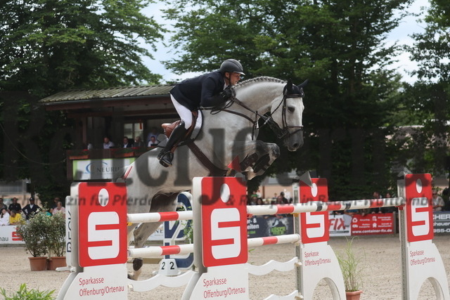 Ichenheim_2024_Prfg.Nr01_Springprfg_Kl.S_m.St._Alexander Schill_Exclusive 15 (18) | Alle Fotos der Reiterjournal Fotografin Doris Matthaes im Reiterjournal Online-Fotoshop. - Realisiert mit Pictrs.com