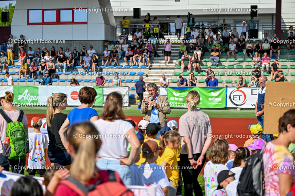 Kindergarten Olympiade 2024_ Stadion Traun_ 07.06.2024-18 | 07.06.2024, Stadion der Stadt Traun, AUT, Kindergarten Olympiade 2024, im Bild Kinder, Hindernis, Fussball, Laufen, Action