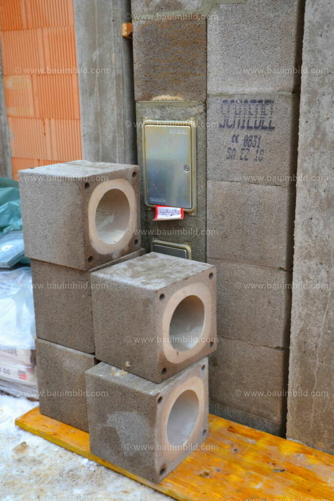 bib-lg08-schornstein-0032 | Nach LV-Leistungsgruppen sortierte Detailfotos über den Bau eines Hauses. Alle Hausbau-Bilder direkt vom Urheber und Autor der Website Haus-Selber-Bauen.com