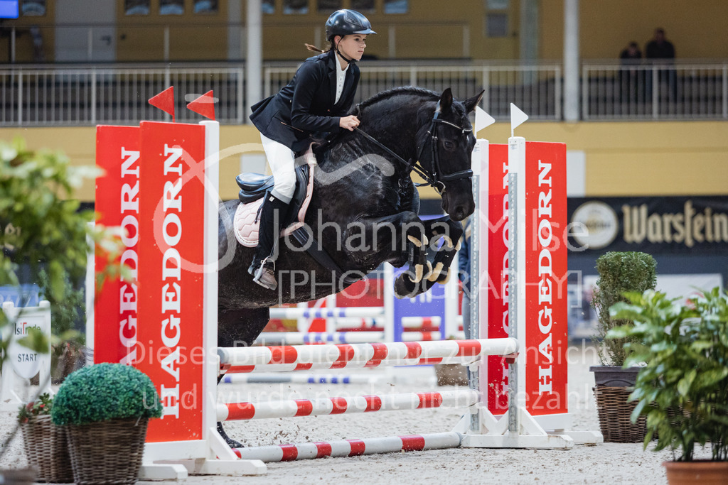 221112_Warstein_SpringreiterWB-304 | Deine schönsten Turniermomente als professionelle Fotos! Entdecke hochwertige Pferdesport-Fotografie im Online-Shop. Jetzt Fotos finden & bestellen!