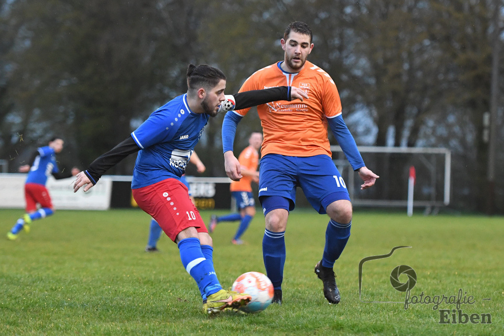 TuS Ofen-1.FC Nordenham | Herren Kreispokal; TuS Ofen (orange)-1.FC Nordenham (blau) am 12.04.2023; in Ofen (), Photo: Philip Eiben 2023 - Realisiert mit Pictrs.com