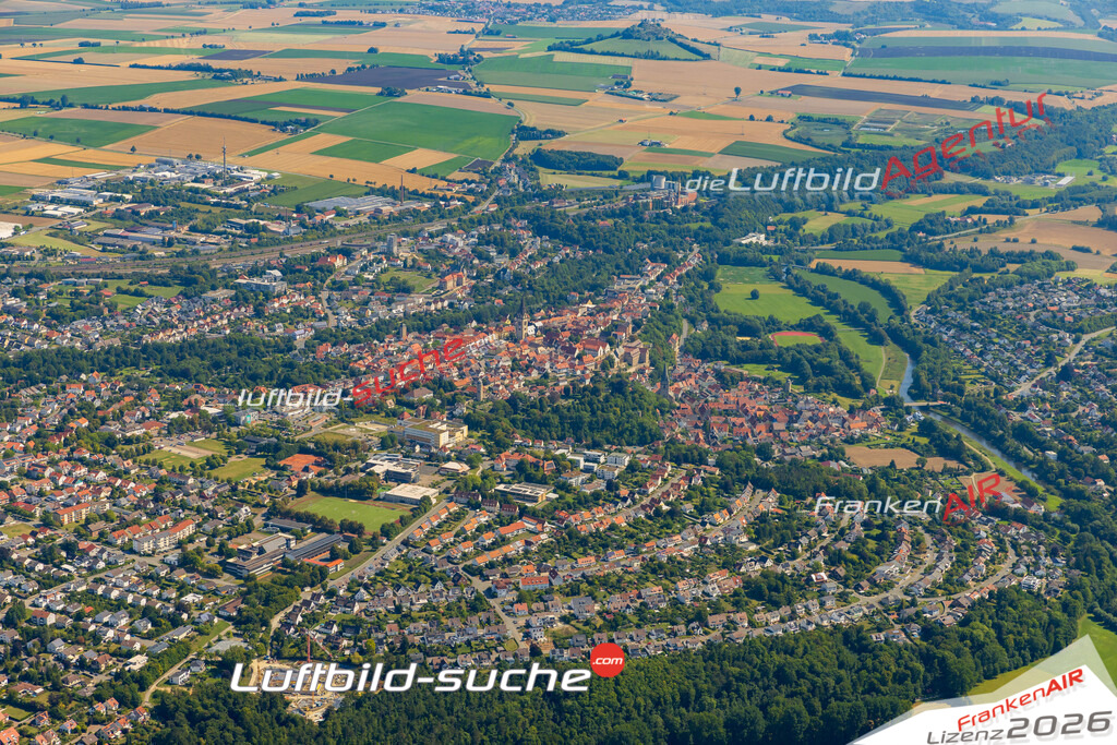 Neue Luftbildaufnahme der Stadt Warburg - Das Luftbild wurde 2025 vom UL-Flugzeug heraus erstellt ( keine Drohnenaufnahme ) - Hochauflösende Luftaufnahme - für Wandbilder und großformatige Ausdrucke geeignet. Das besondere Geschenk!Hier alle&nbsp;Infos zur Lizenzierung der LuftaufnahmeWir fliegen auch dieses Jahr wieder in Ihre Region um Luftbilder zu erstellen.- Luftbild anfragen