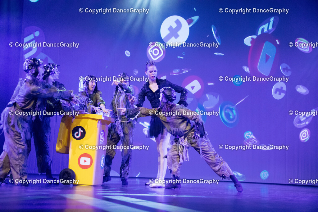 GPHY3457 | DanceGraphy - Realisiert mit Pictrs.com