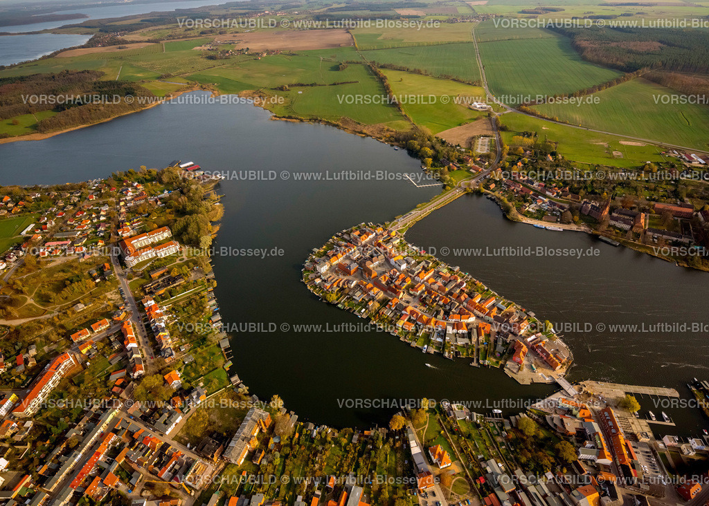 Malchow13107800 | Altstadtinsel mit Malchower See und Rathaus,  Malchow, Müritz Seenplatte, Mecklenburg-Vorpommern, Deutschland