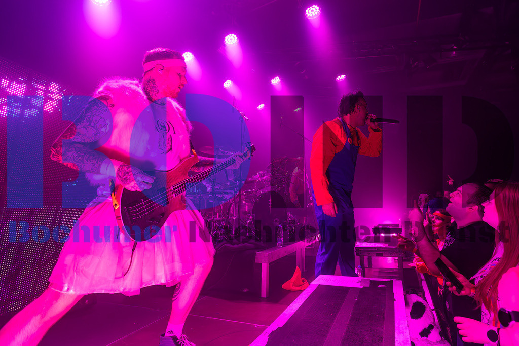 SES_SPCKOL20250501-15 | bond - Realisiert mit Pictrs.com