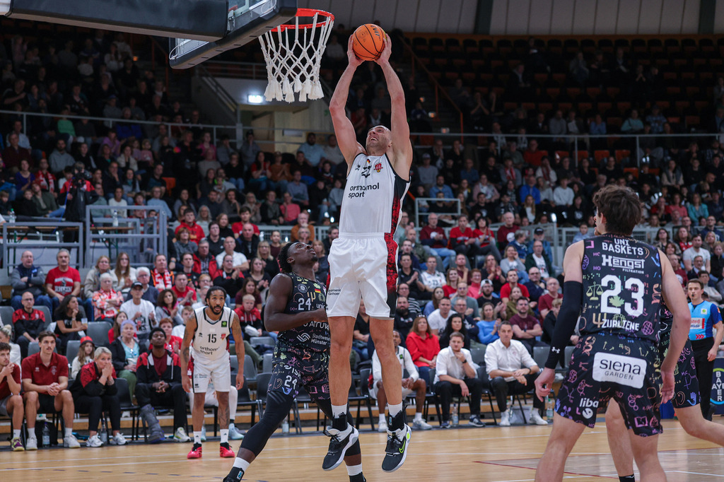 Pro A BAYER GIANTS vs Uni Baskets Münster-59 | Fotos von Basketballspielen aus dem Raum NRW fotografiert von Gero Mueller-Laschet und Daniel Schaefer - Realisiert mit Pictrs.com