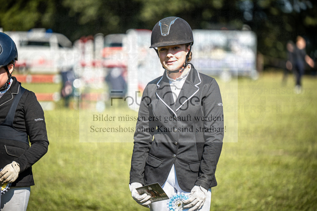 Z63_0030 | Entdecke hochwertige Reitturnierfotos von Foto Oger. Professionell, emotional und authentisch – jetzt Lieblingsmomente im Shop bestellen.Deutschlandweite Turnierfotografie. - Realisiert mit Pictrs.com