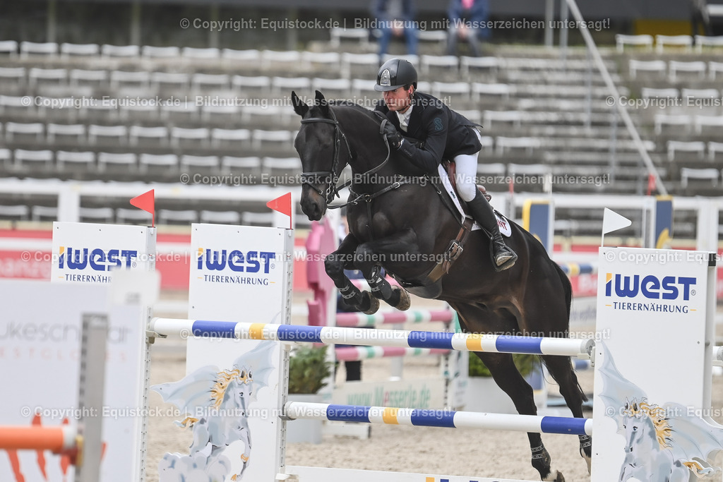 20230514_CCI4_Springen_0002 | equistock