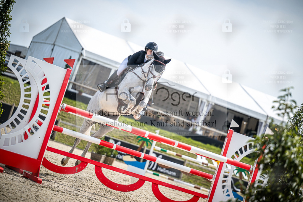 DOS_8064 | Entdecke hochwertige Reitturnierfotos von Foto Oger. Professionell, emotional und authentisch – jetzt Lieblingsmomente im Shop bestellen. - Realisiert mit Pictrs.com