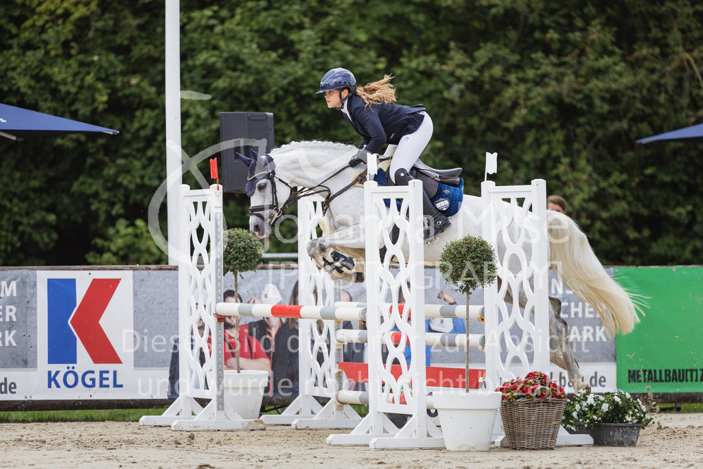 230729_BHO_PonyTrophy-616 | Deine schönsten Turniermomente als professionelle Fotos! Entdecke hochwertige Pferdesport-Fotografie im Online-Shop. Jetzt Fotos finden & bestellen!