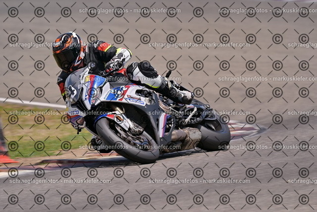 26bt05-1391 | markuskiefer.com - Realisiert mit Pictrs.com