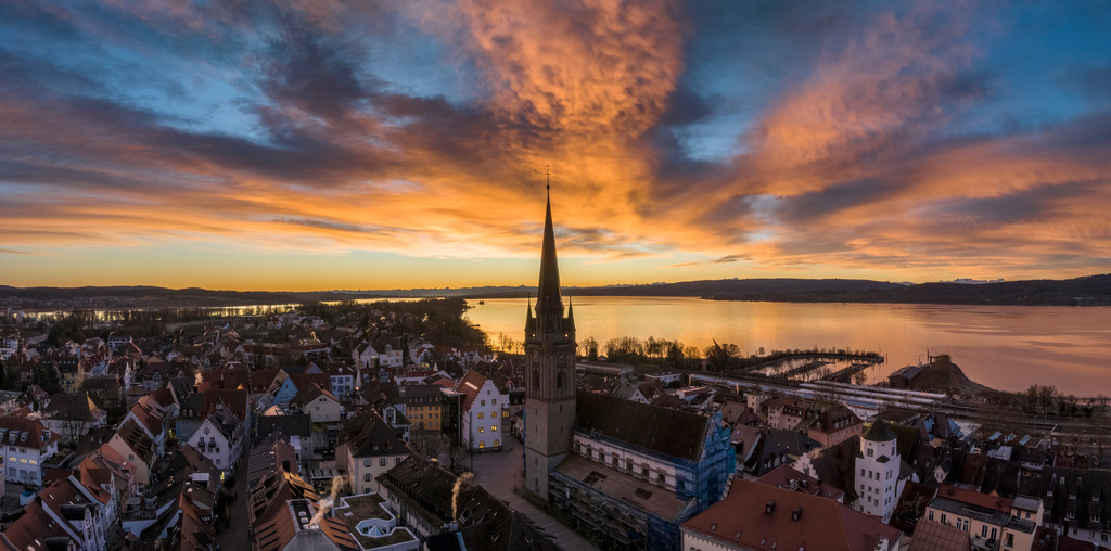 Radolfzellbilder_00326 | Die Stadt Radolfzell vor Sonnenaufgang - Realisiert mit Pictrs.com