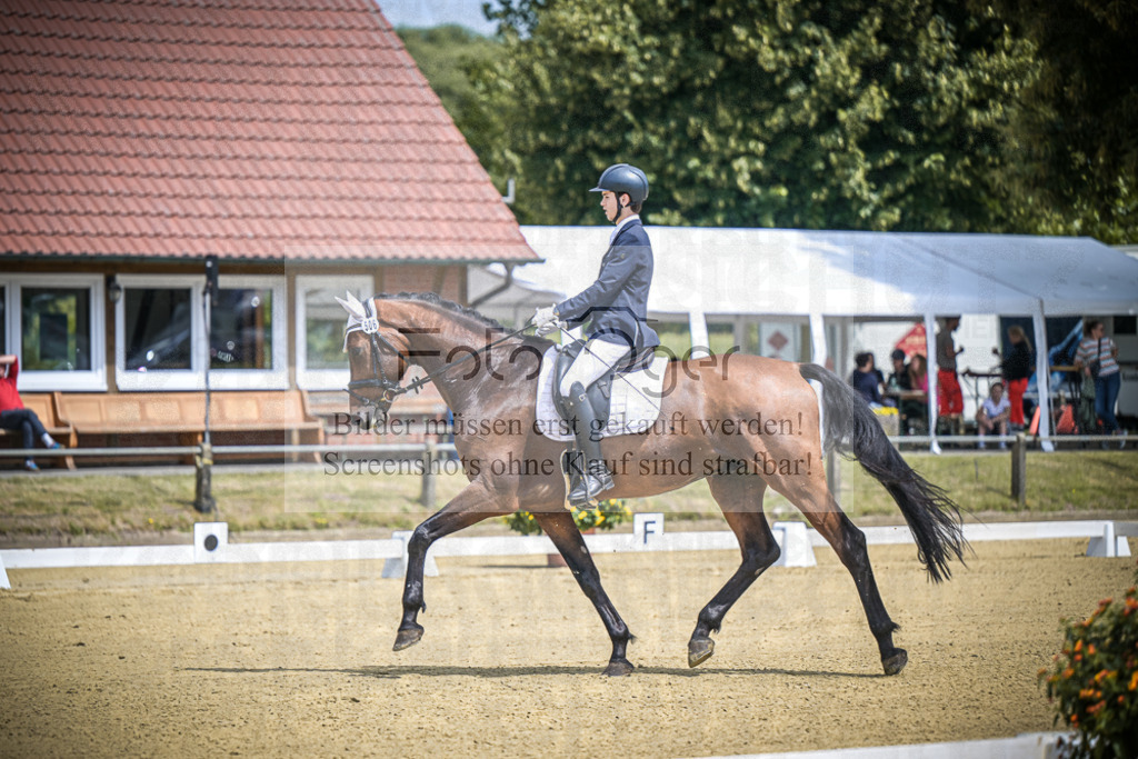 DOS_0180 | Entdecke hochwertige Reitturnierfotos von Foto Oger. Professionell, emotional und authentisch – jetzt Lieblingsmomente im Shop bestellen.Deutschlandweite Turnierfotografie. - Realisiert mit Pictrs.com