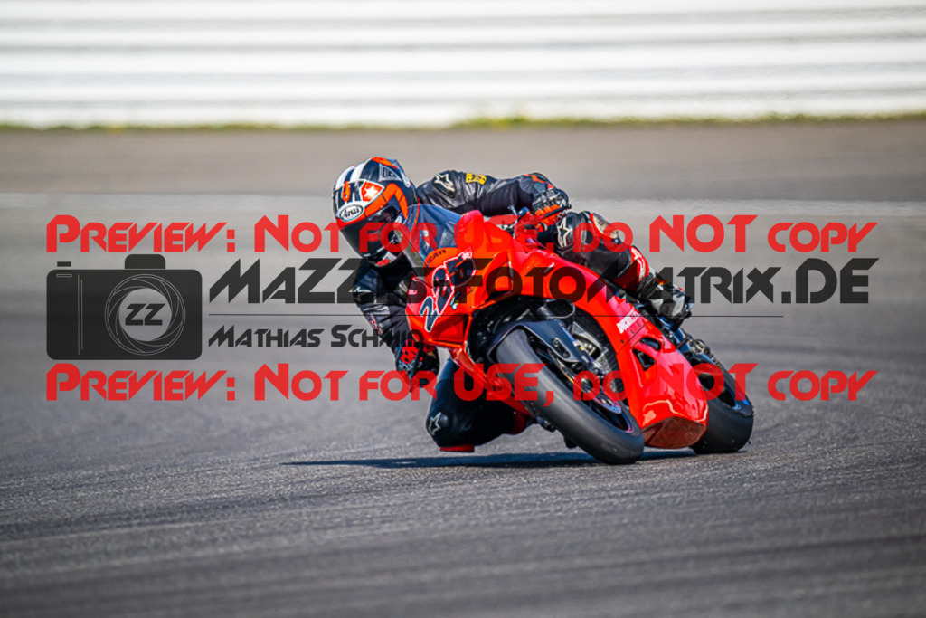 MaZZes_FotoMatrix_230410_5230 | ROT