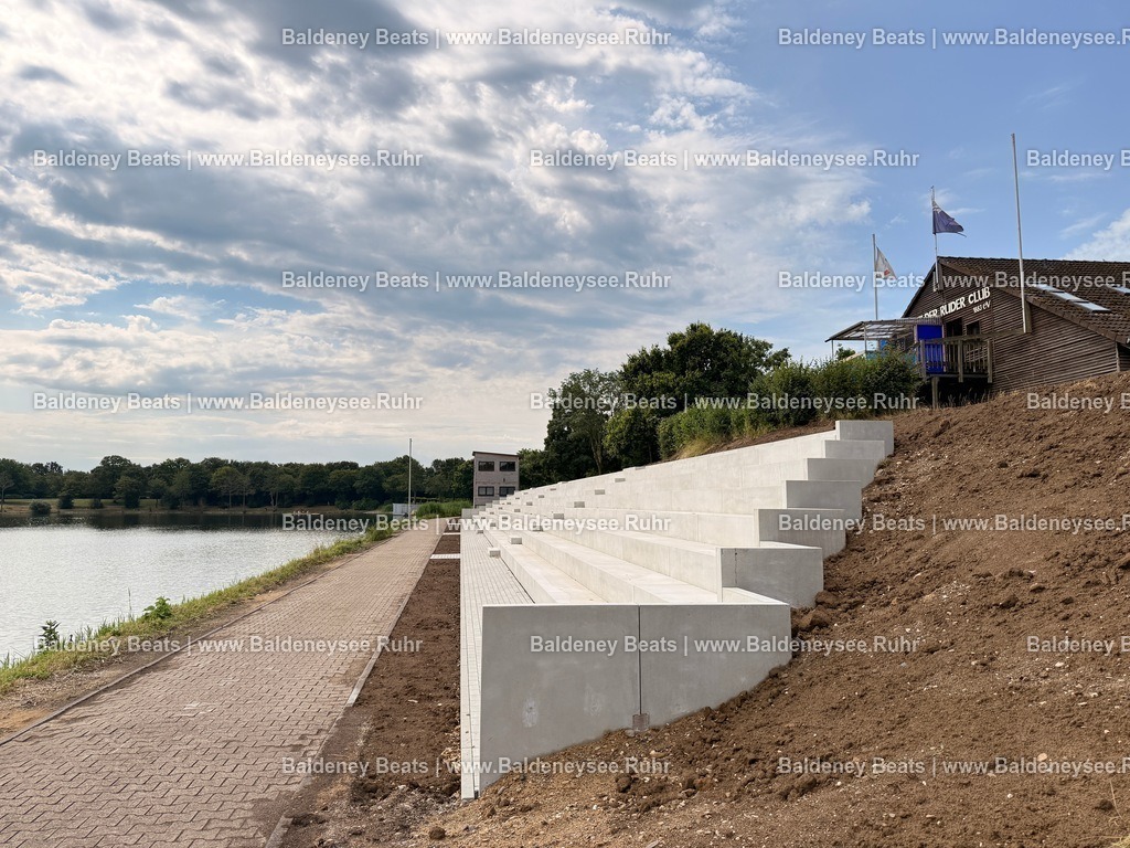 Krefeld - Elfrather See | Alle Nutzungsrechte vorbehalten. Jede Nutzung des Bildes bedarf einer gültigen Lizenz. Der Urheber- und Quellenhinweis „Foto: Cesar von Meissen / Baldeneysee.Ruhr“ ist bei jeder Veröffentlichung direkt am Bild anzubringen. Eine Weitergabe, Unterlizenzierung oder Weiterveräußerung an Dritte ist unzulässig. - Realisiert mit Pictrs.com
