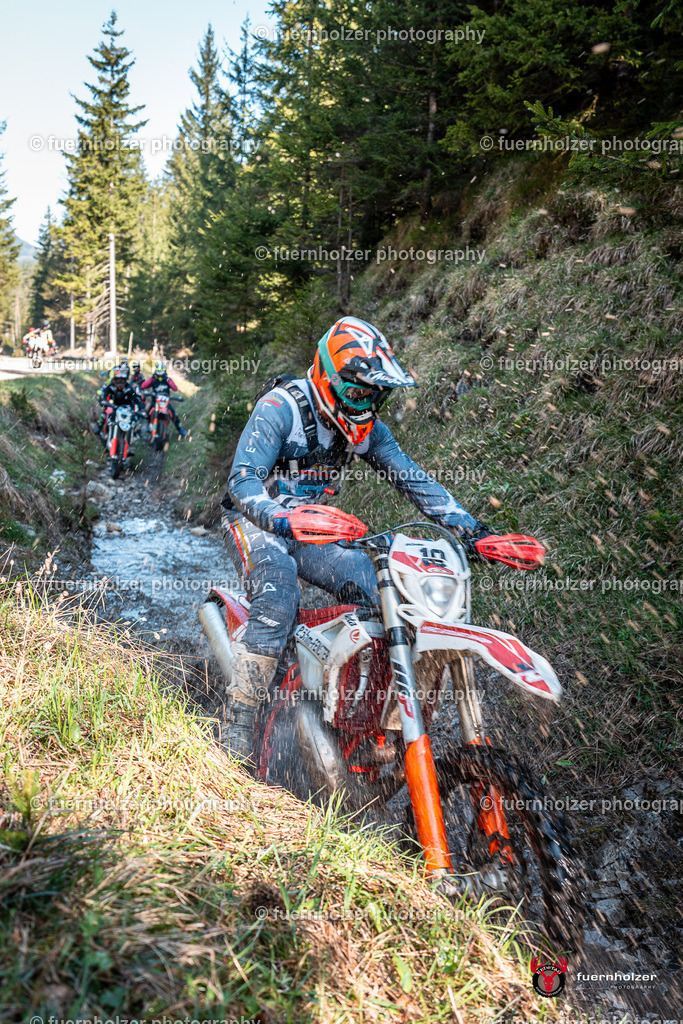 fuernholzer_250501-C1-45 | Fotografische Impressionen von der Red Stag Enduro Extreme by fuernholzer-photography.com. Endurosport in Österreich fotografisch festgehalten von fuernholzer. Auftragsfotografie für Private, Gewerbefotos und Industriefotografie. Eventfotografie, Sportfotografie und Motorsportfotografie. Anbieter von Fotoworkshops, Fototraining, fotografischen Vorträgen und Fotoseminaren.