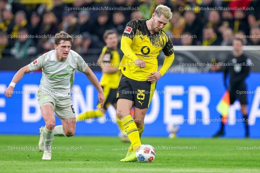 BVB13012601041 | 13.01.2026, Fußball, Borussia Dortmund - SV Werder Bremen,, 1. Fußball Bundesliga, 17. Spieltag, Signal Iduna Park, Saison 2025 2026: Jens Stage (SV Werder Bremen #06)  im Zweikampf gegen  Niklas Süle (BVB #25) DFB regulations prohibit any use of photographs as image sequences and or quasi-video.