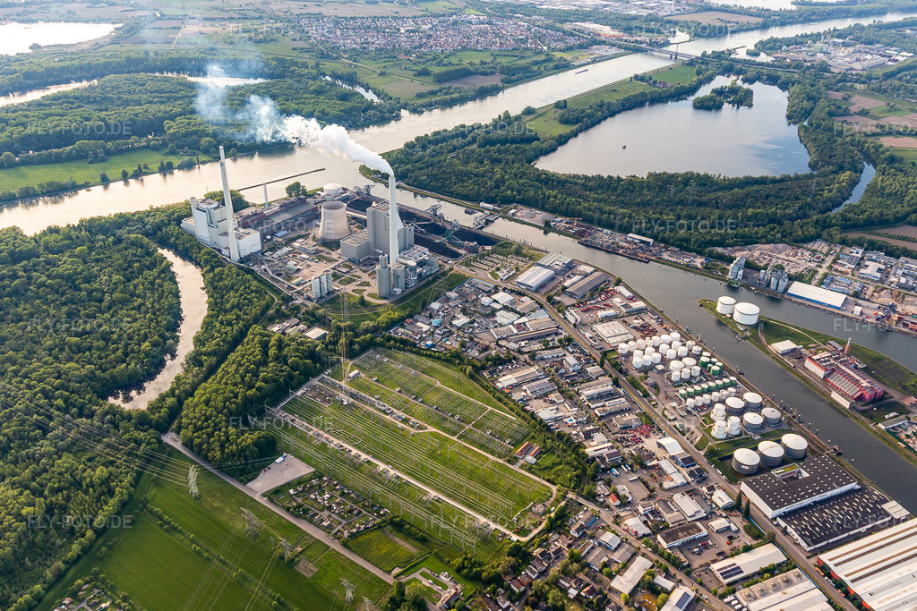 Luftbild: EnBW Steinkohlekraftwerk am Rhein im Ortsteil Daxlanden in Karlsruhe im Bundesland Baden-Württemberg in Deutschland. Foto: IMG_126896.jpg vom 28.05.2021 durch Werner Riehm/FLY-FOTO.de
