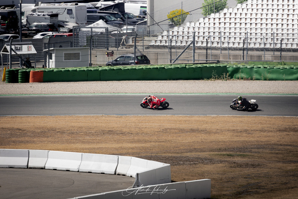 Ducati Trackday Hockenheimring 2026 | Entdecken Sie die faszinierende Welt von Alexander Tschuncky Arts: Kreative Fotografie, atemberaubende Automobilkunst und hochwertiger Bilderdruck. Lassen Sie sich inspirieren! - Realisiert mit Pictrs.com