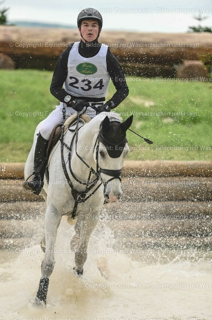20230513_CCI2_Section2_Gelände_0563 | equistock