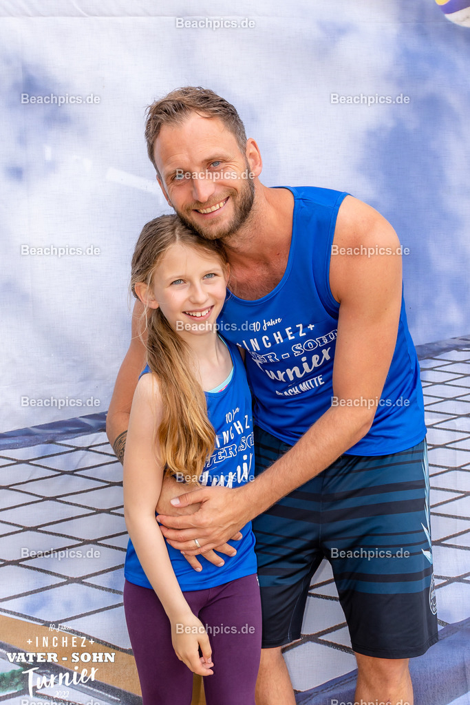 2022-00063186-Vater-Sohn-Turnier-Teamfotos-2 | 26.05.2022; Berlin Foto: Gerold Rebsch - www.beachpics.de