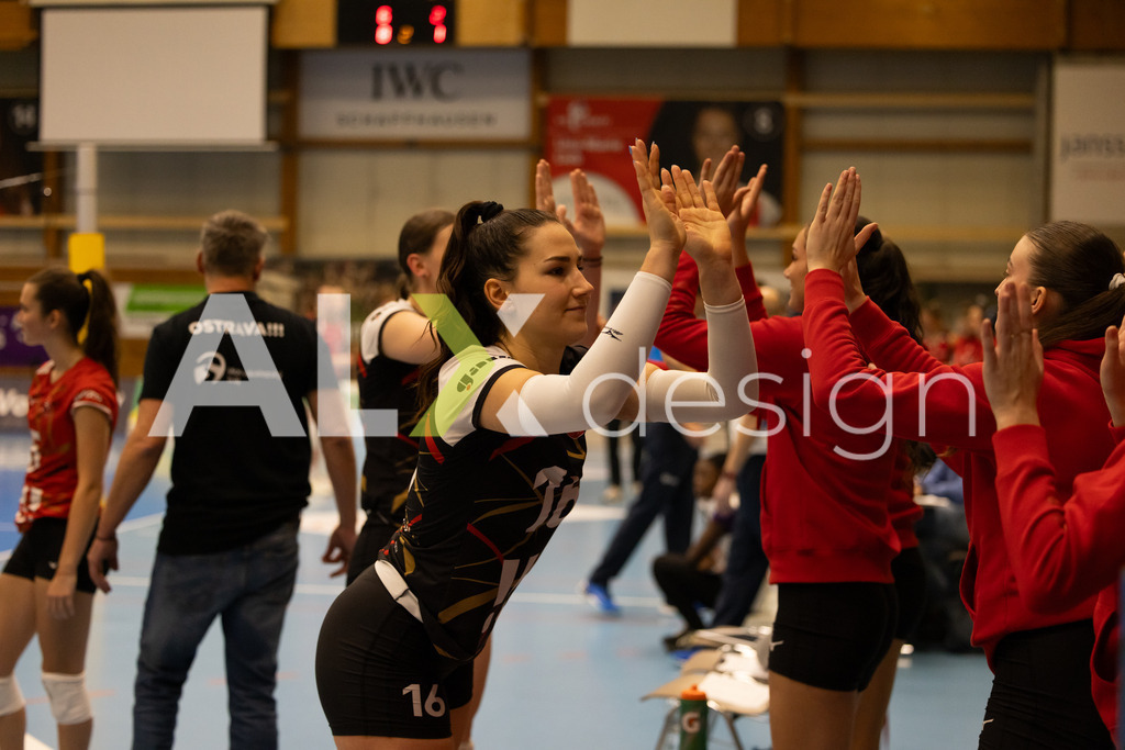 Volleyball I Frauen I Saison 2025-2026 I CEV Volleyball Challenge Cup 2026 | Women I 16th Finals I VC Kanti Schaffhausen - TJ Ostrava I 03.12.2025 | TJ Ostrava - 16 Michaela Drozdová (CZ) – Mittelblock - Realisiert mit Pictrs.com