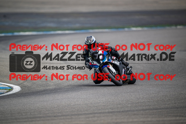 MaZZes_FotoMatrix_240702_6007705_8601 | WEISS