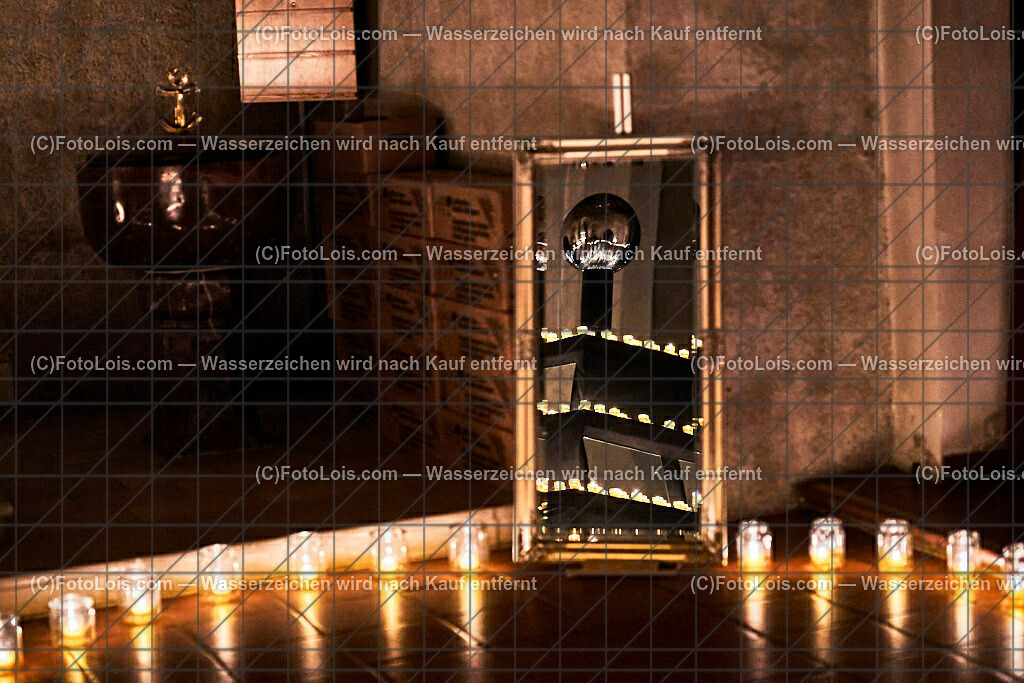 ALS2312_NACHT der tausend LICHTER_Pfarrkirche Wieselburg | (C)FotoLois.com, Alois Spandl, NACHT der 1000 LICHTER in der Pfarrkirche Wieselburg, Di 31. Okt. 2023.