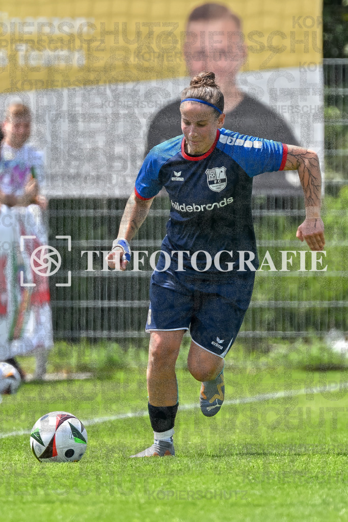 GER, FC Hauingen - SV Waldhaus, Frauen-Fussball, Rothaus Bezirkpokal, Finale, Saison 2024/2025, 29.05.2025 | Julia Schlossarek (FC Hauingen, #08)GER, FC Hauingen - SV Waldhaus, Frauen-Fussball, Rothaus Bezirkpokal, Finale, Saison 2024/2025, 29.05.2025Foto: TH Fotografie/Thomas Hess