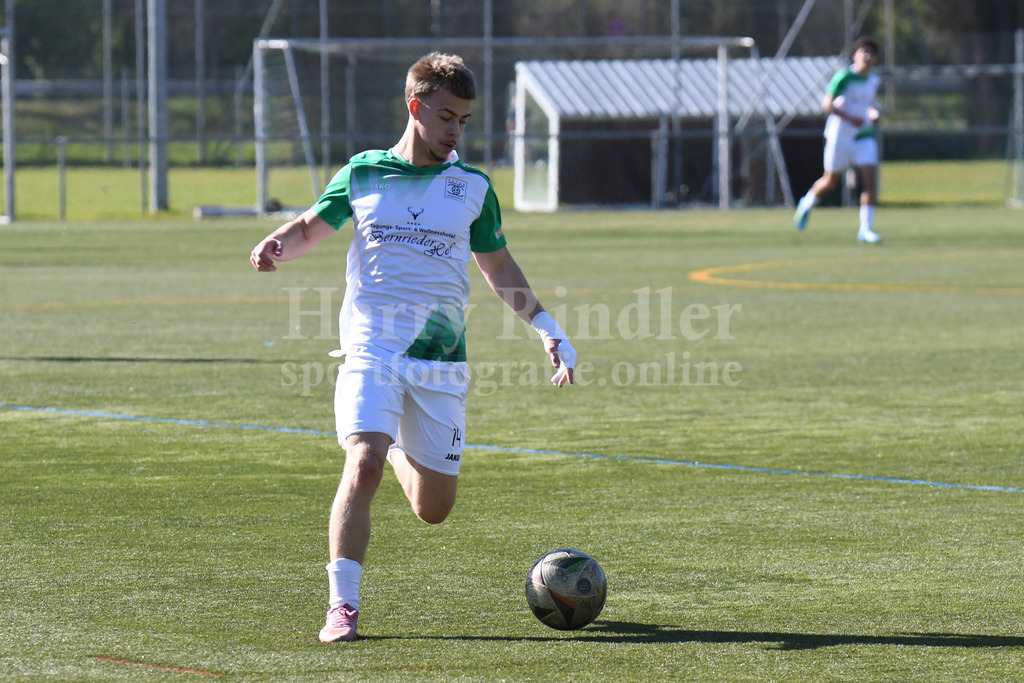 SpVgg GW Deggendorf : SV Hofkirchen | Matthias Mittig (SpVgg GW Deggendorf #14) - Realisiert mit Pictrs.com