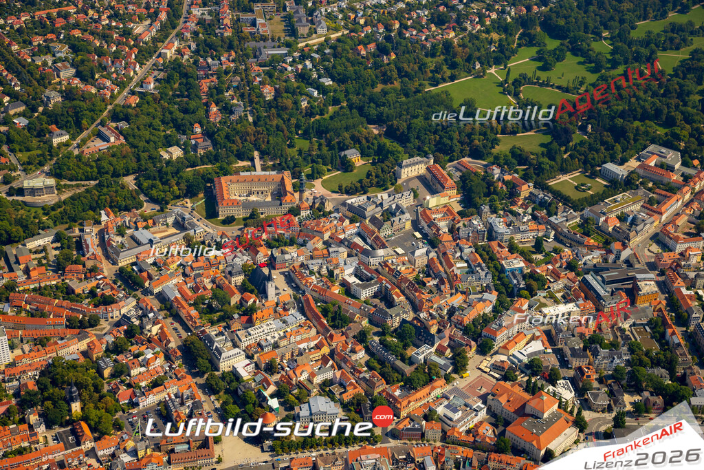 historische Altstadt Weimar Bild- Das Luftbild wurde 2025 vom UL-Flugzeug heraus erstellt ( keine Drohne bzw. Drohnenaufnahme ) - Hochauflösende Luftaufnahme -Nicht vergleichbar mit Google Maps oder Satelittenbilder- Die Geschenkidee !Mit Lizenz und Bildrechte bestellbar - CC