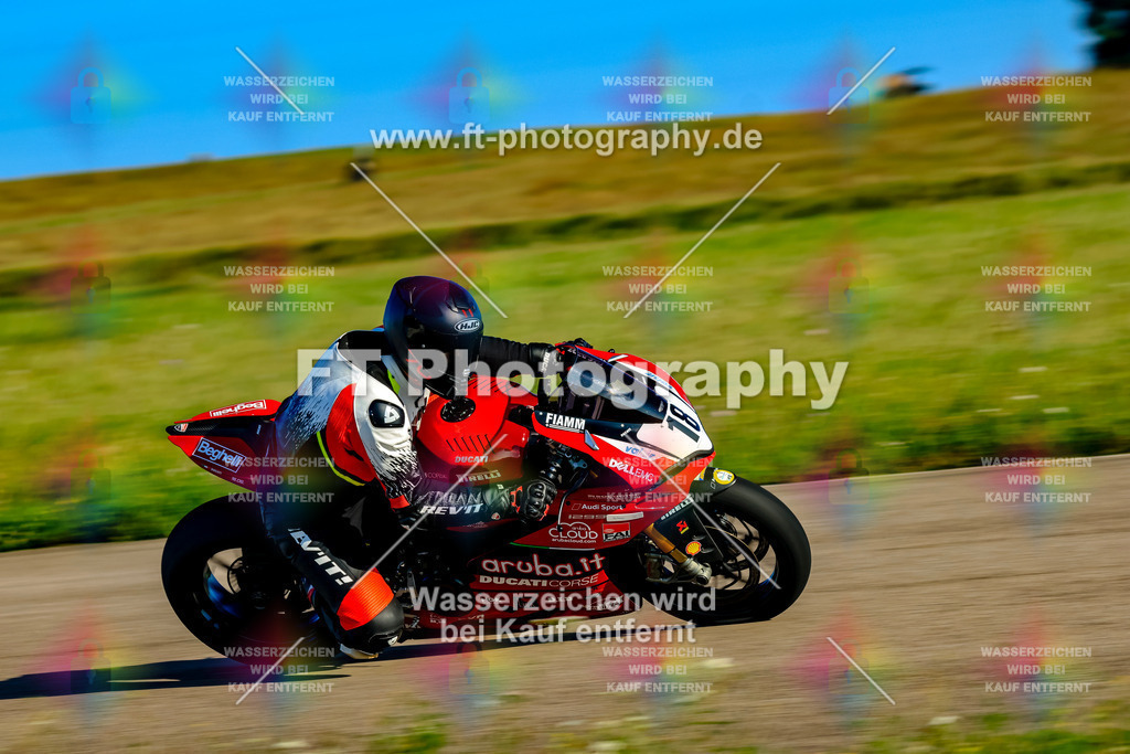 018-1330 | Hier findet Ihr Bilder von Touristenfahrten auf der Nürburgring Nordschleife oder von anderen Veranstaltungen die ich besucht habe. Viel Spass beim Durch Schauen 