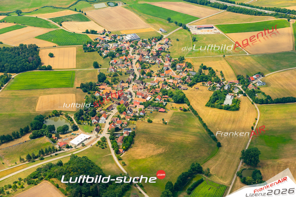 Aktuelles Luftbild von Breitenau Feuchtwangen - Die Luftaufnahme wurde 2022 mittels UL-Flugzeug erstellt ( keine Drohne ) - hochauflösende Kamera-Systeme von  Canon -Beste Qualität - Für grossformatige Ausdrucke geeignet. Die Geschenkidee !